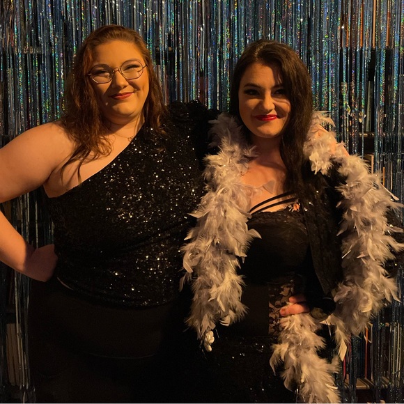 Meet your Posher, Caitlyn - Picture 2 of 4